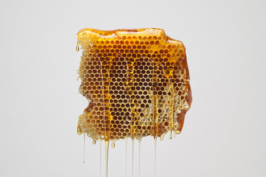 Why Manuka Honey Is A Beauty Lifesaver