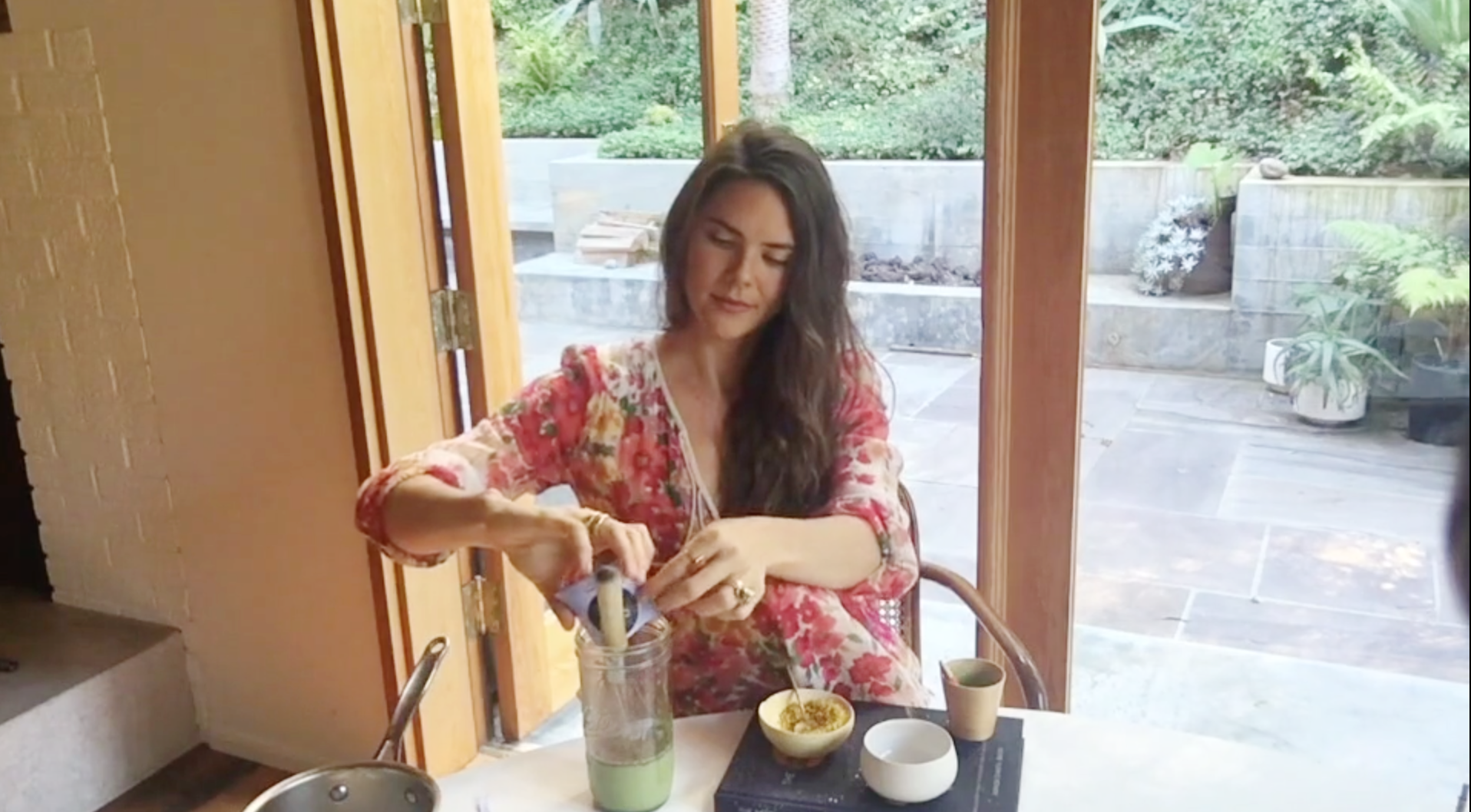 [Video] Amanda's Sexy Sex Dust Potion